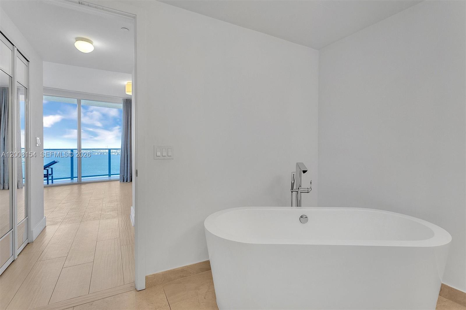 image Aria on the Bay12