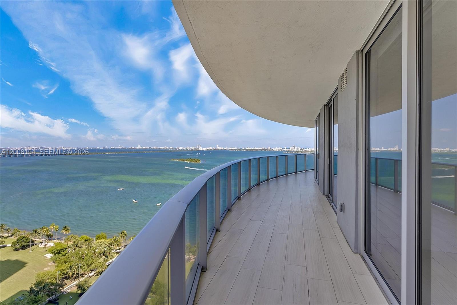 image Aria on the Bay24