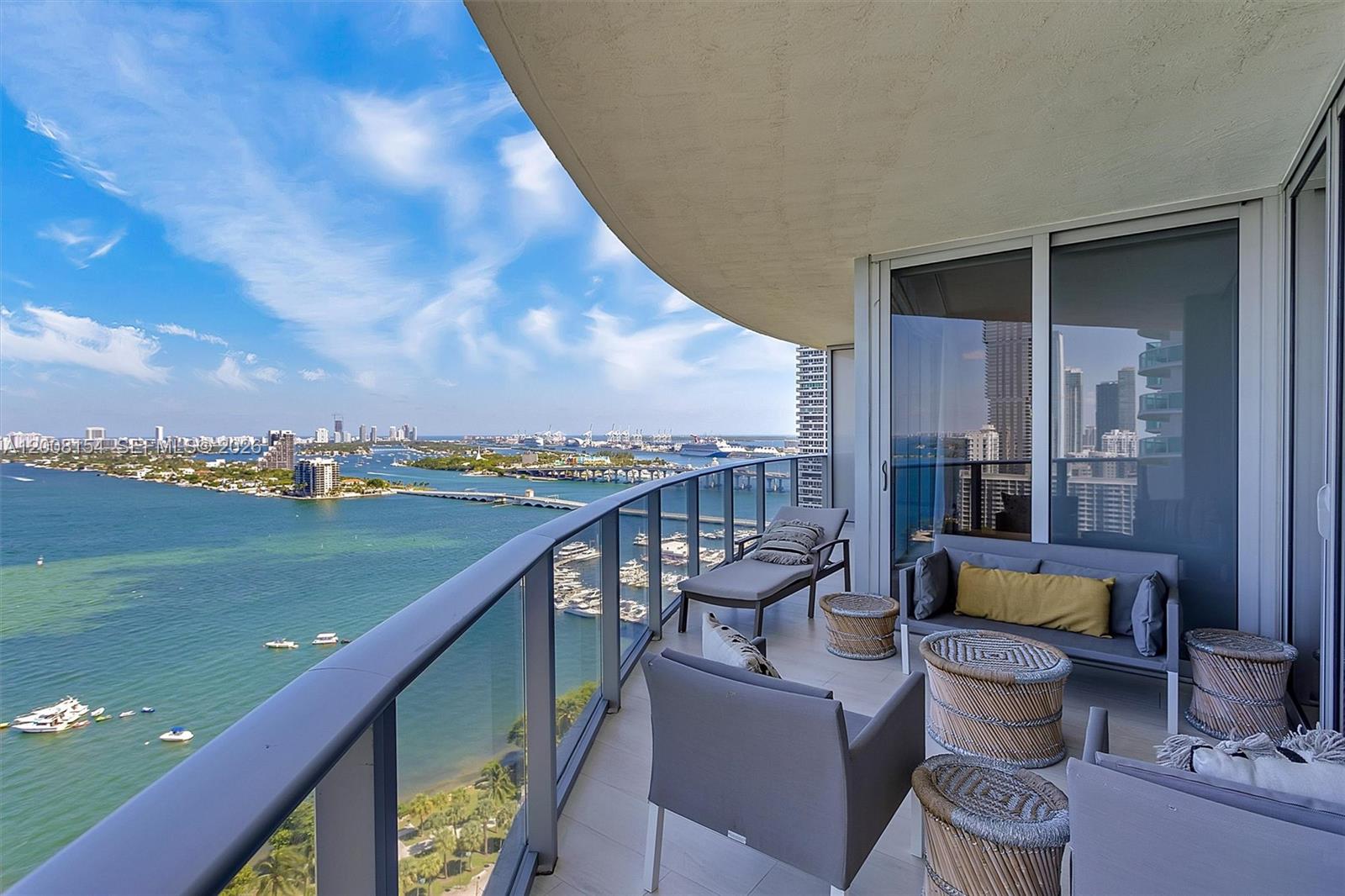 image Aria on the Bay25