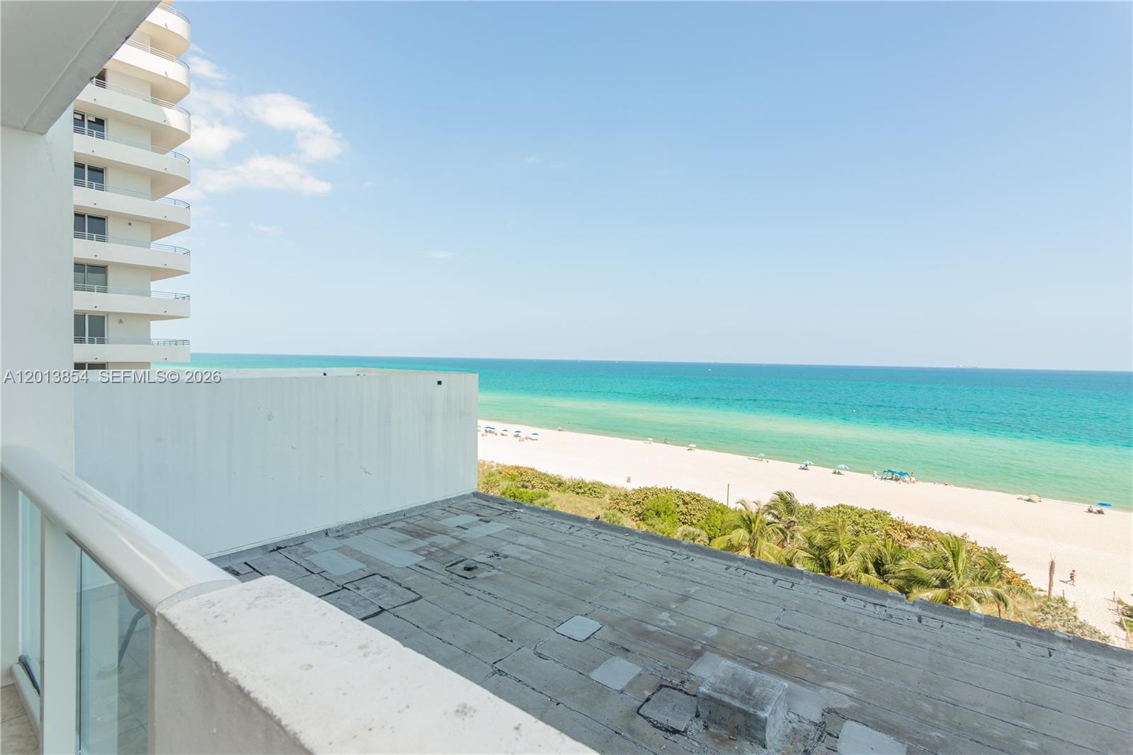 5445 Collins Ave #627