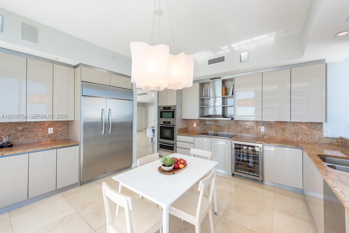 50 S Pointe Dr #3302 Miami Beach, FL 33139