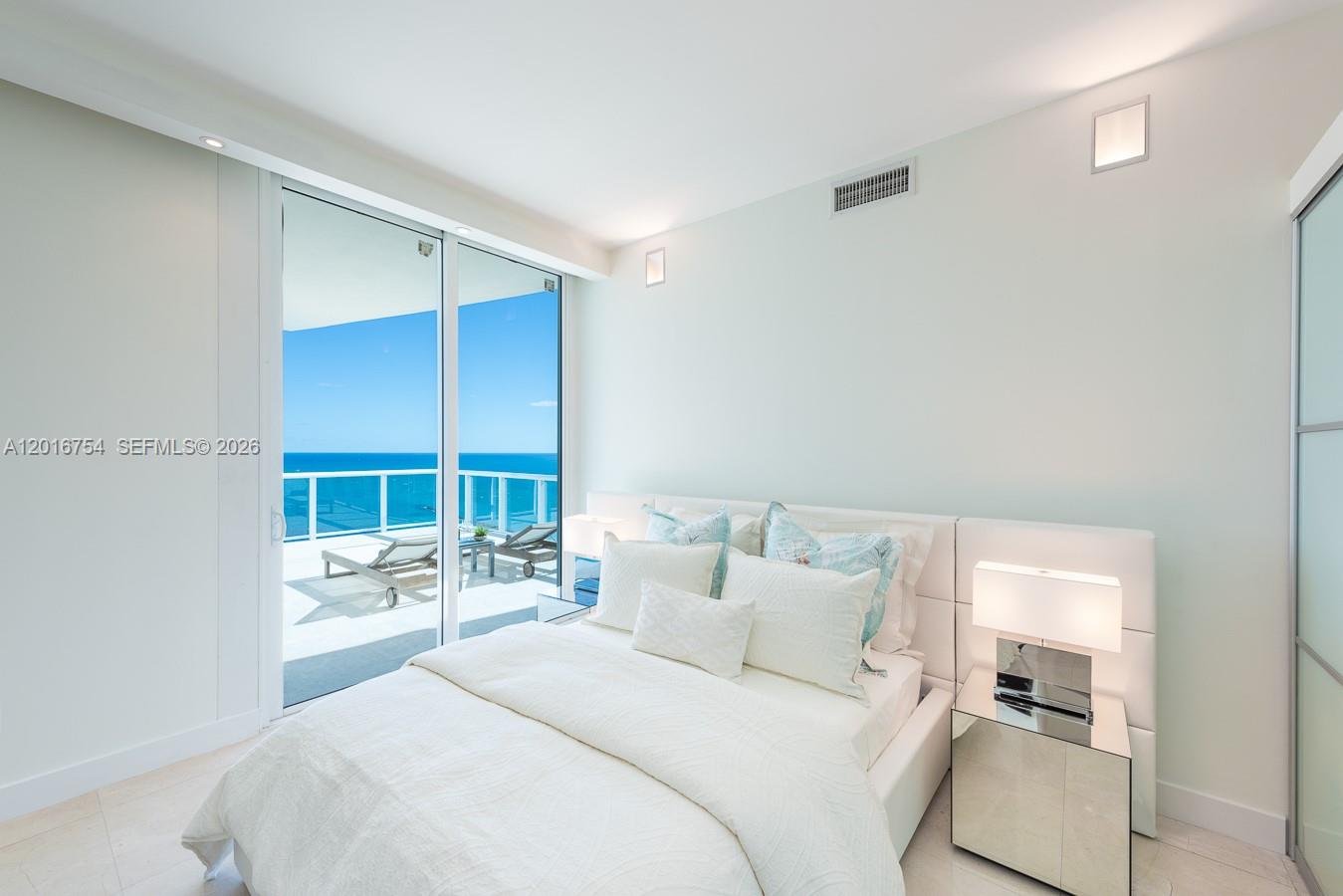 50 S Pointe Dr #3302 Miami Beach, FL 33139