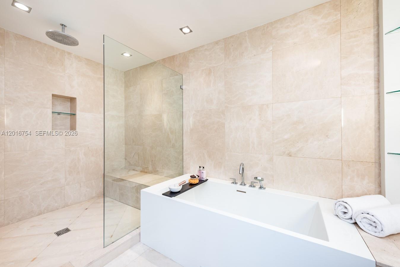 50 S Pointe Dr #3302 Miami Beach, FL 33139