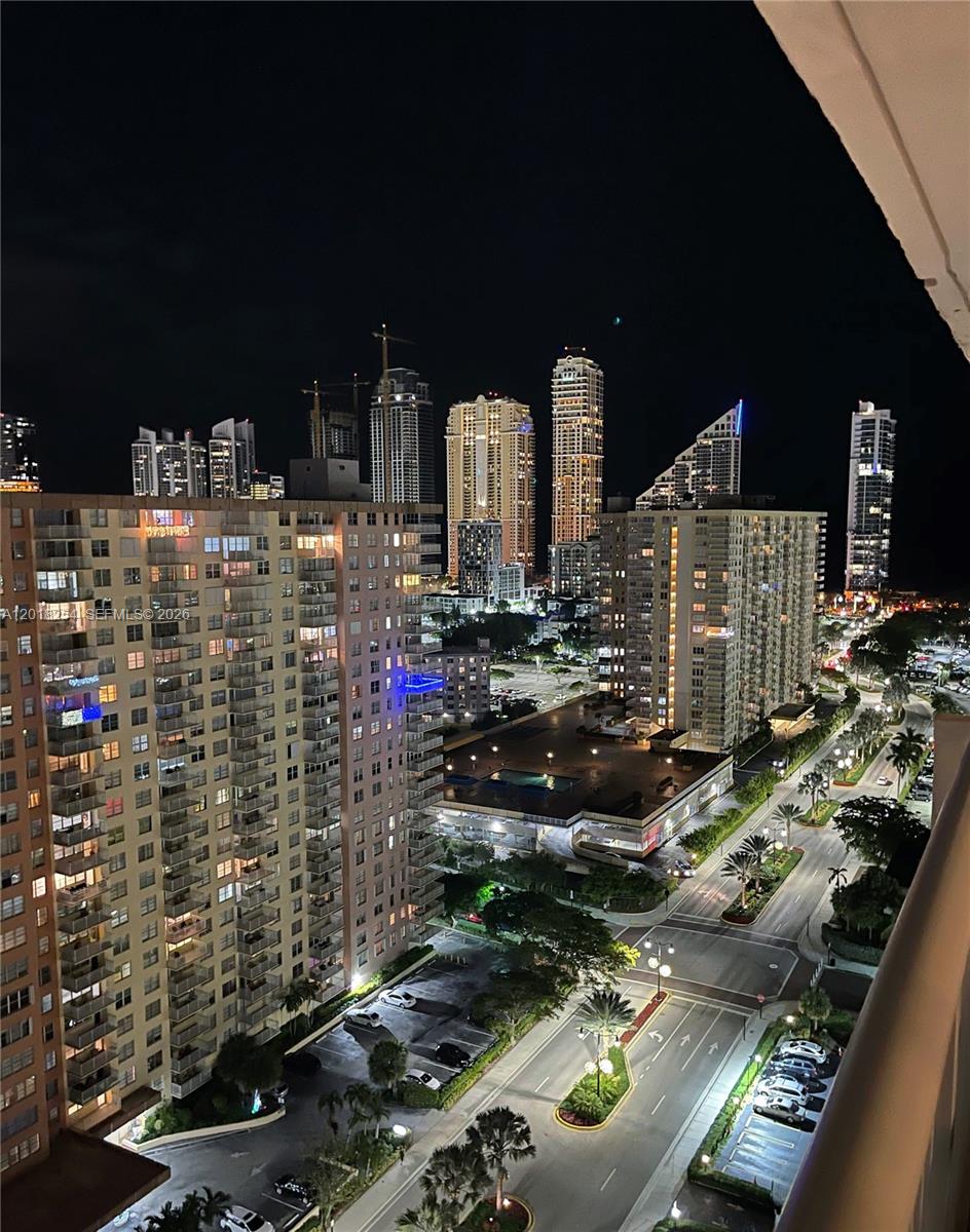 image Winston Towers 1003