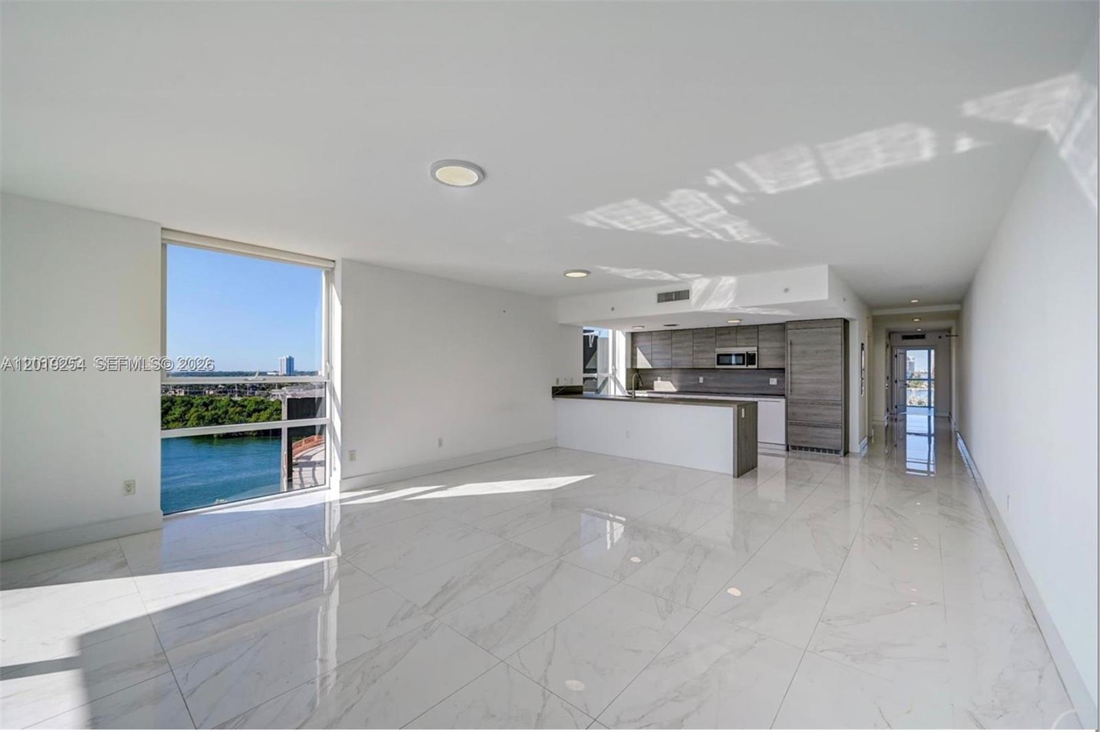 image 400 Sunny Isles10