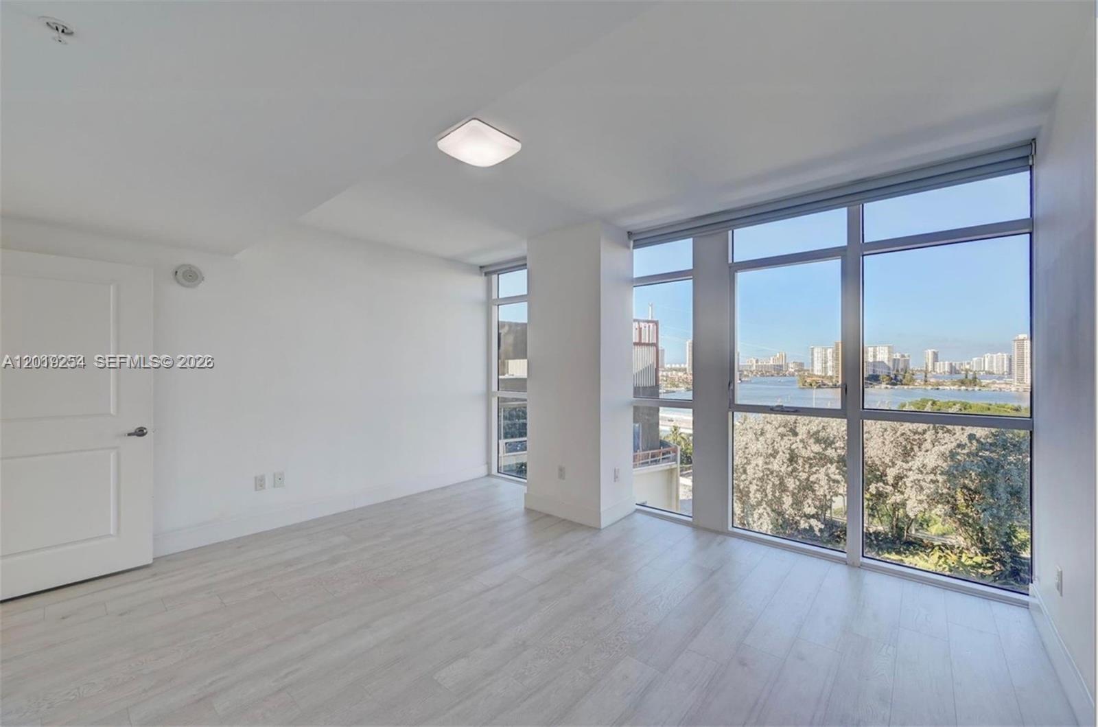 image 400 Sunny Isles25