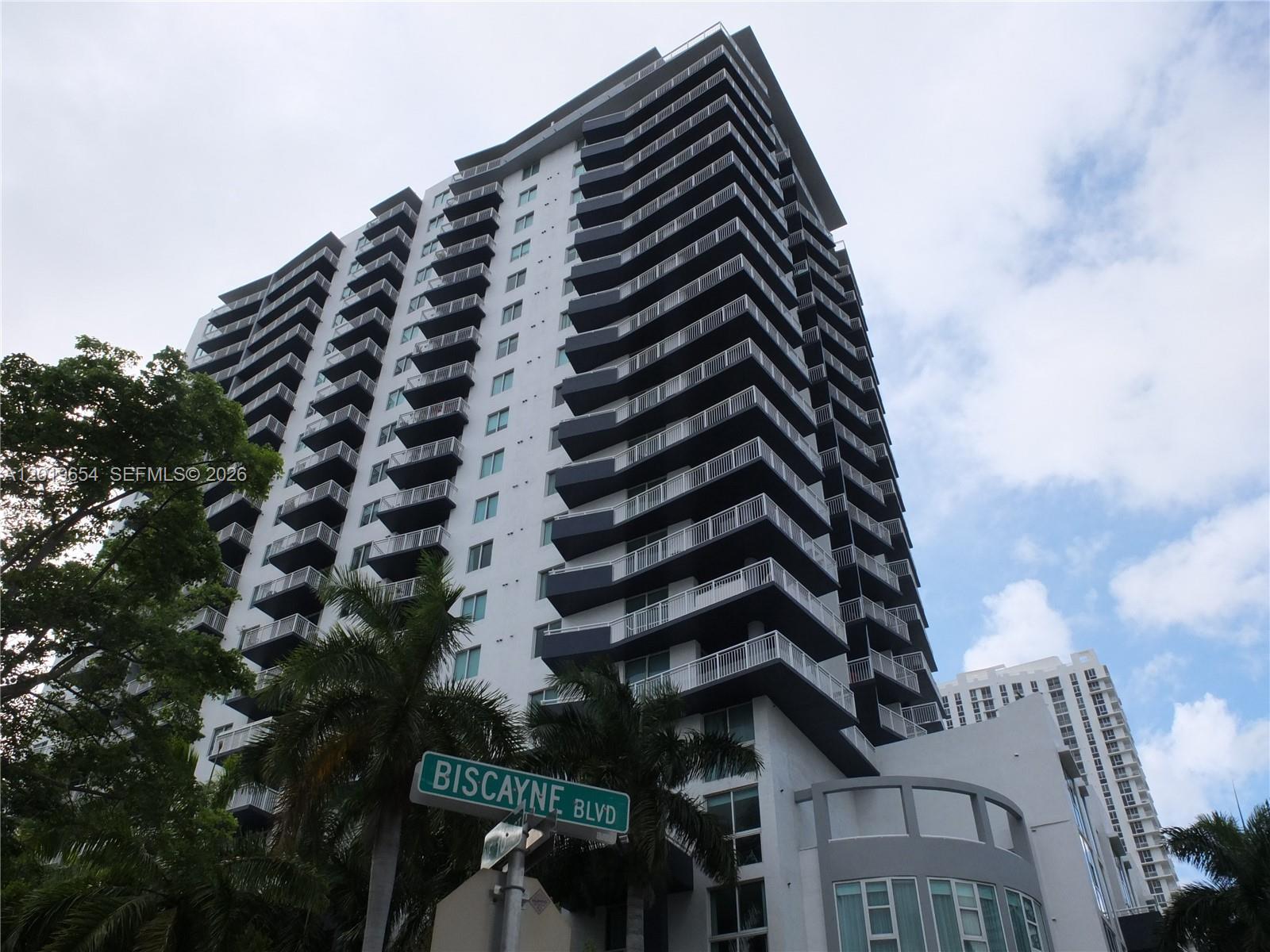 image 1800 Biscayne Plaza1