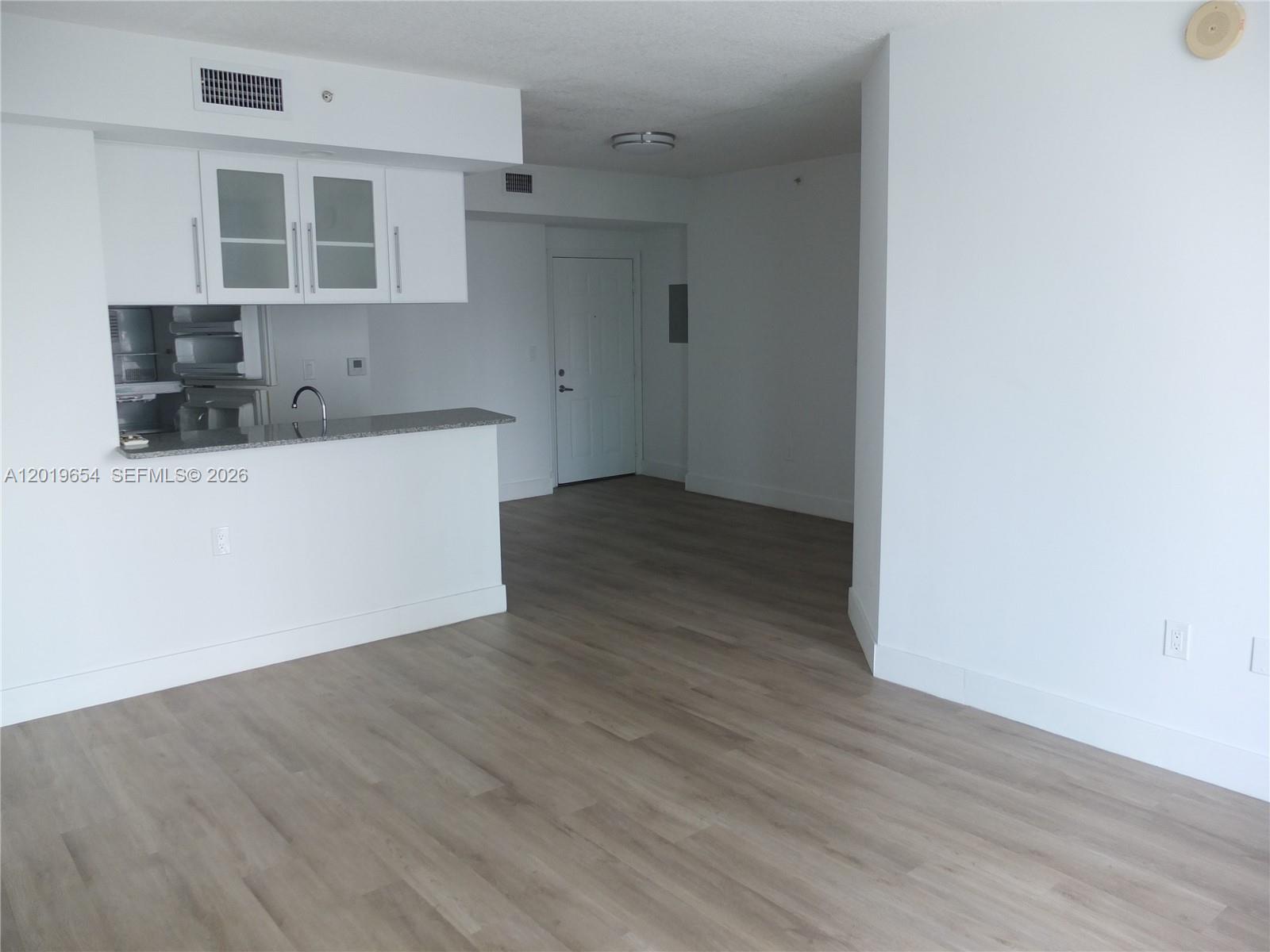 image 1800 Biscayne Plaza5