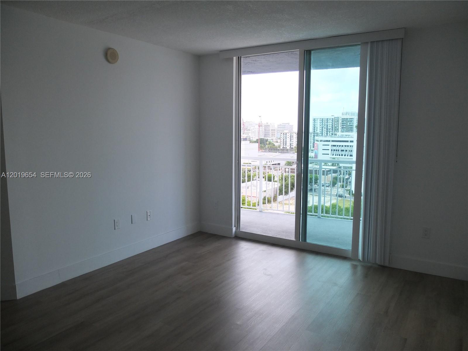 image 1800 Biscayne Plaza8