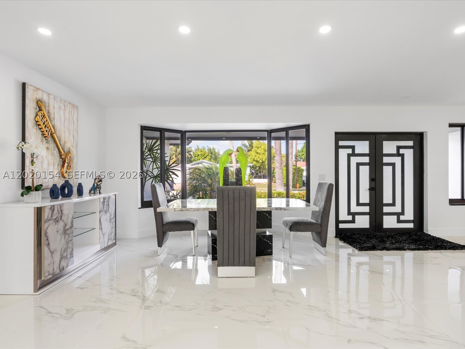 2340 NE 194th St Miami, FL 33180