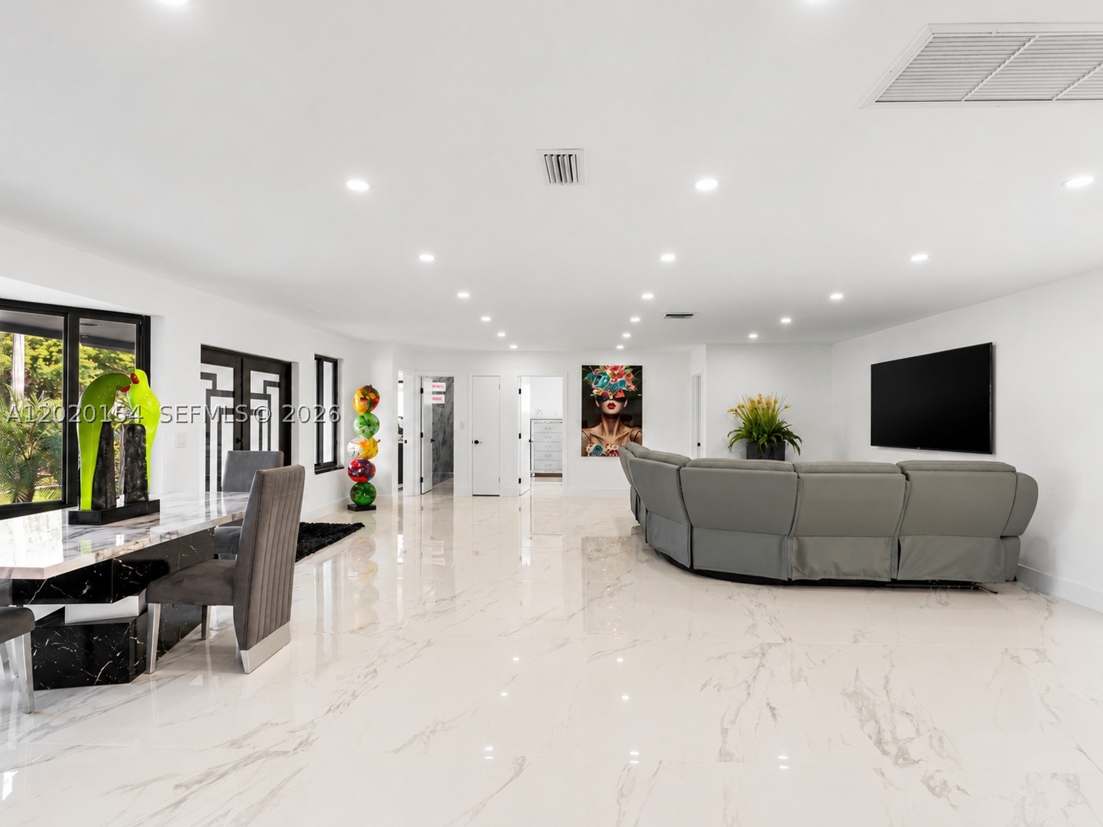 2340 NE 194th St Miami, FL 33180