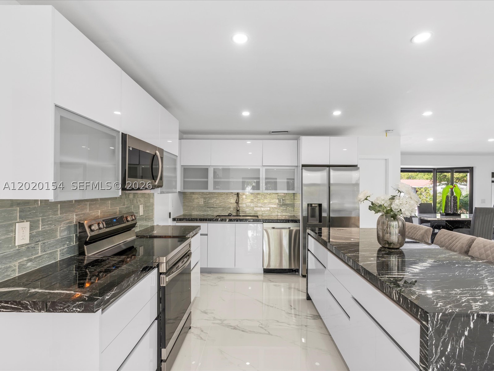 2340 NE 194th St Miami, FL 33180