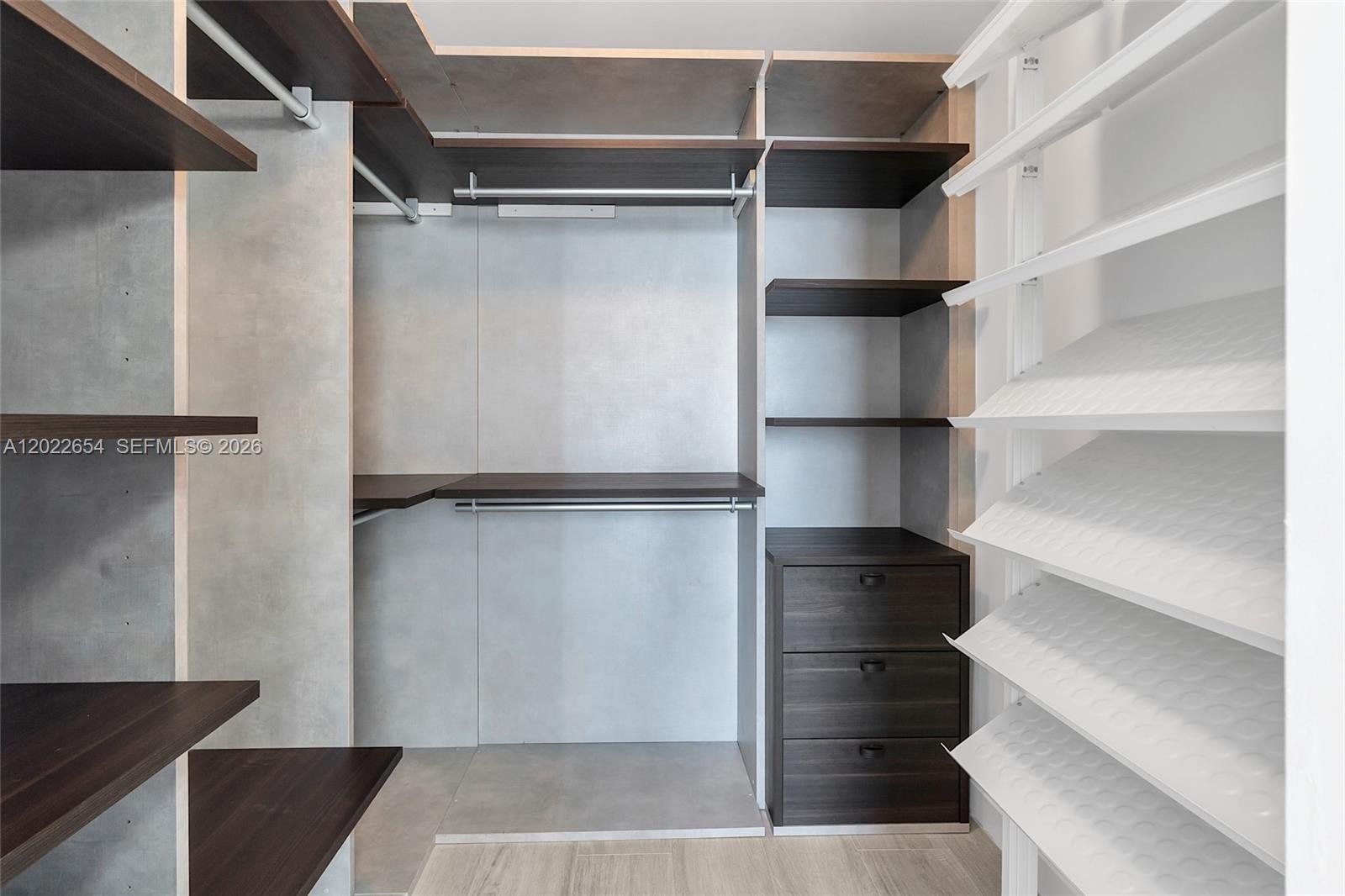 45 SW 9th St #3502 Miami, FL 33130