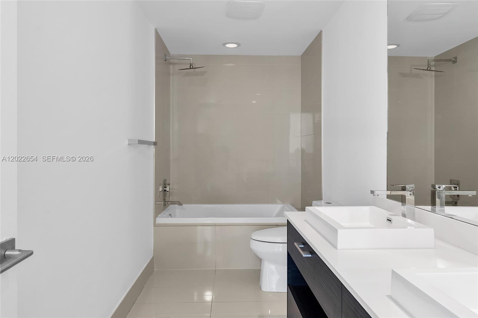 45 SW 9th St #3502 Miami, FL 33130