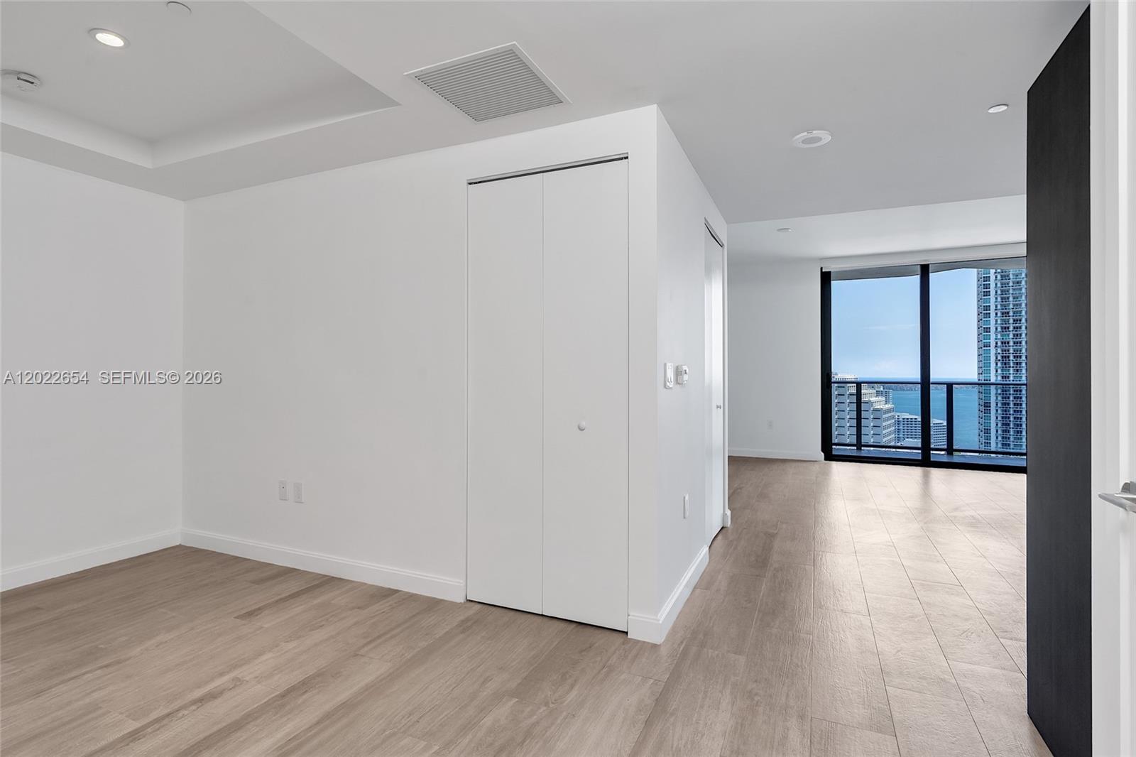 45 SW 9th St #3502 Miami, FL 33130