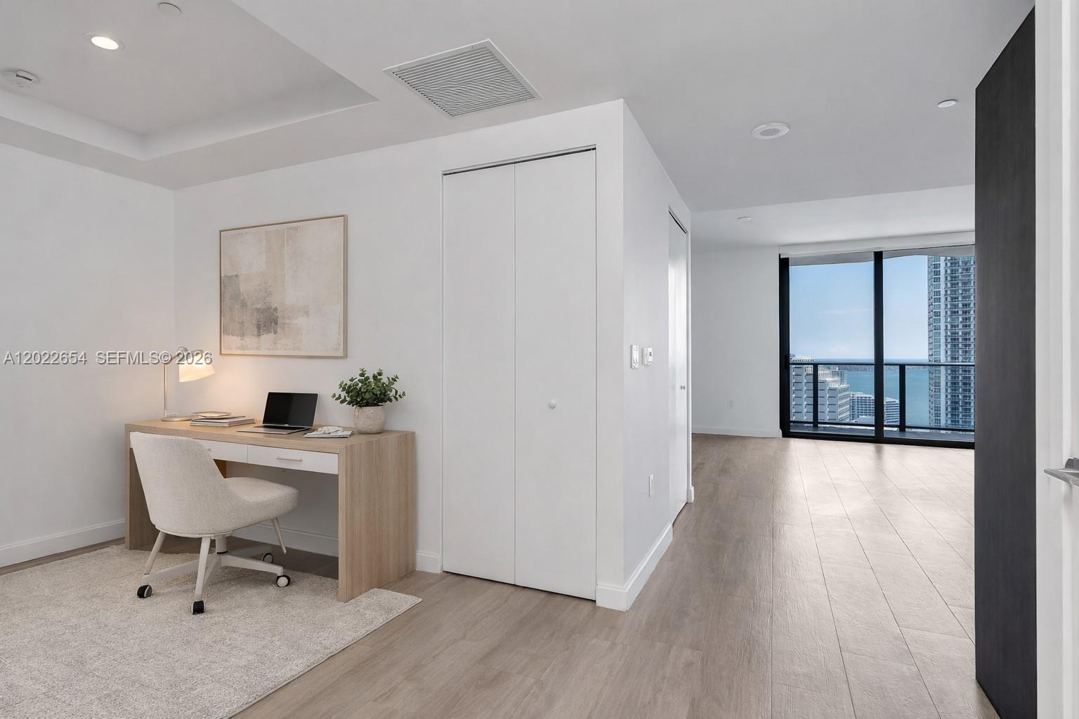 45 SW 9th St #3502 Miami, FL 33130
