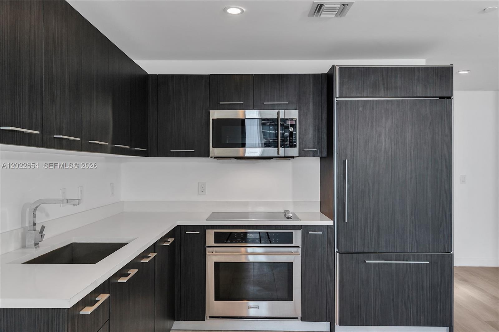 45 SW 9th St #3502 Miami, FL 33130
