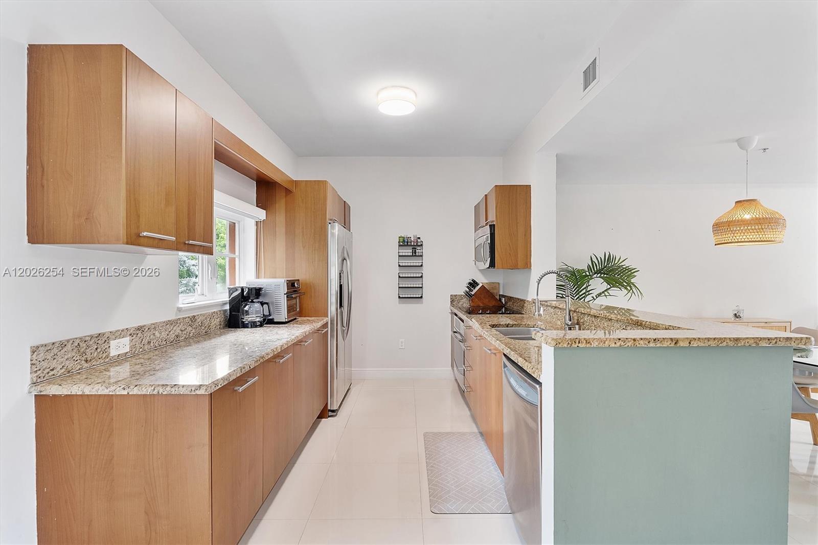 2704 NE 184th Ter Aventura, FL 33160