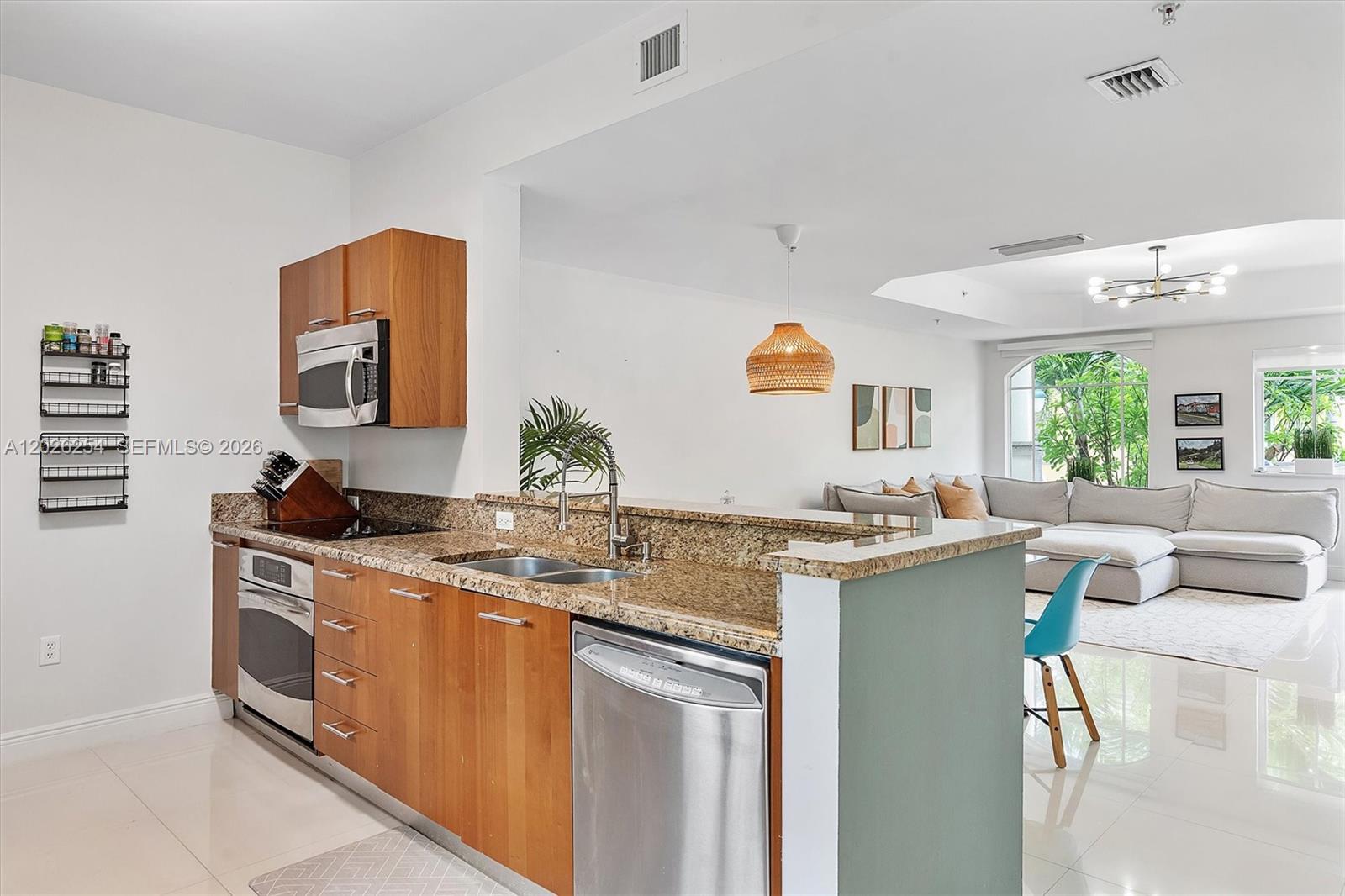 2704 NE 184th Ter Aventura, FL 33160