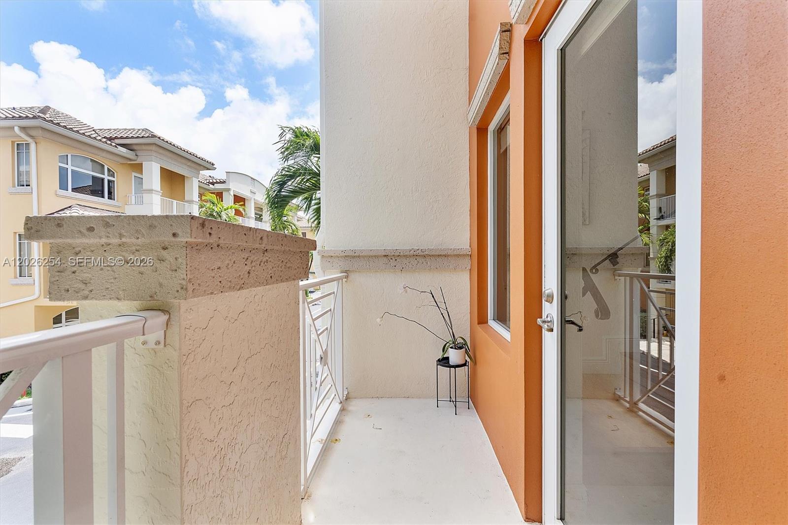 2704 NE 184th Ter Aventura, FL 33160