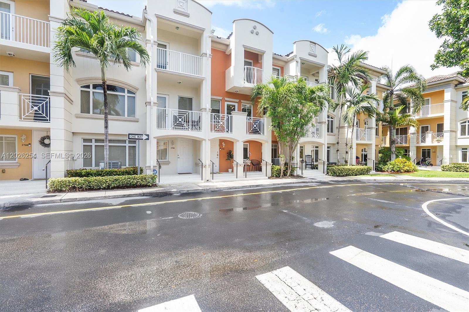 2704 NE 184th Ter Aventura, FL 33160