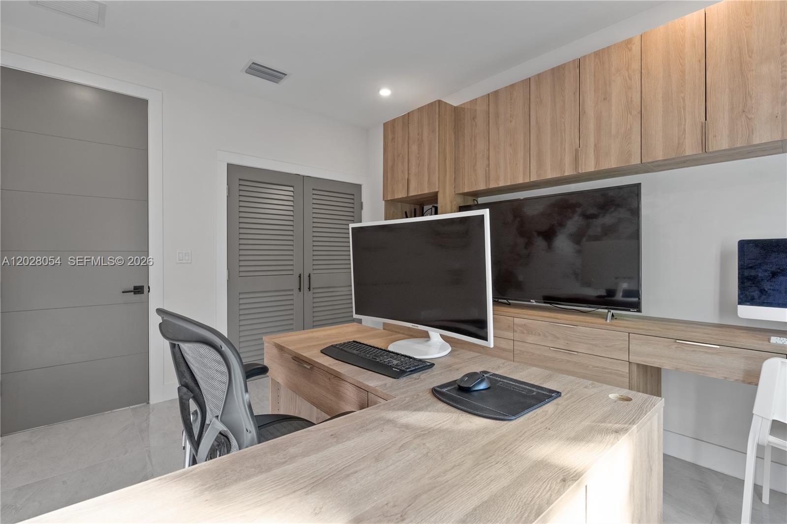2887 SW 33rd Ave Miami, FL 33133