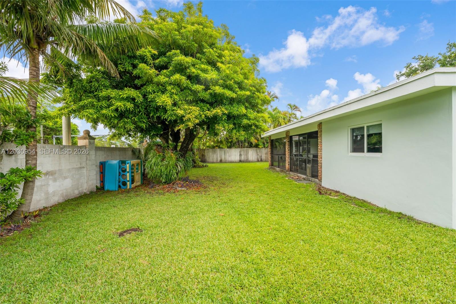 10421 SW 107th St Miami, FL 33176