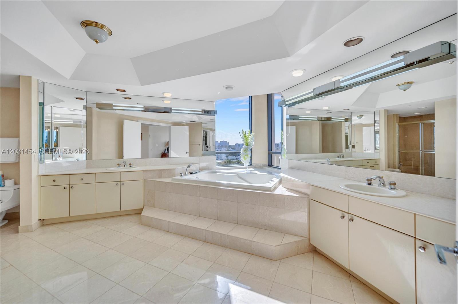 2000 Island Blvd #806 Aventura, FL 33160