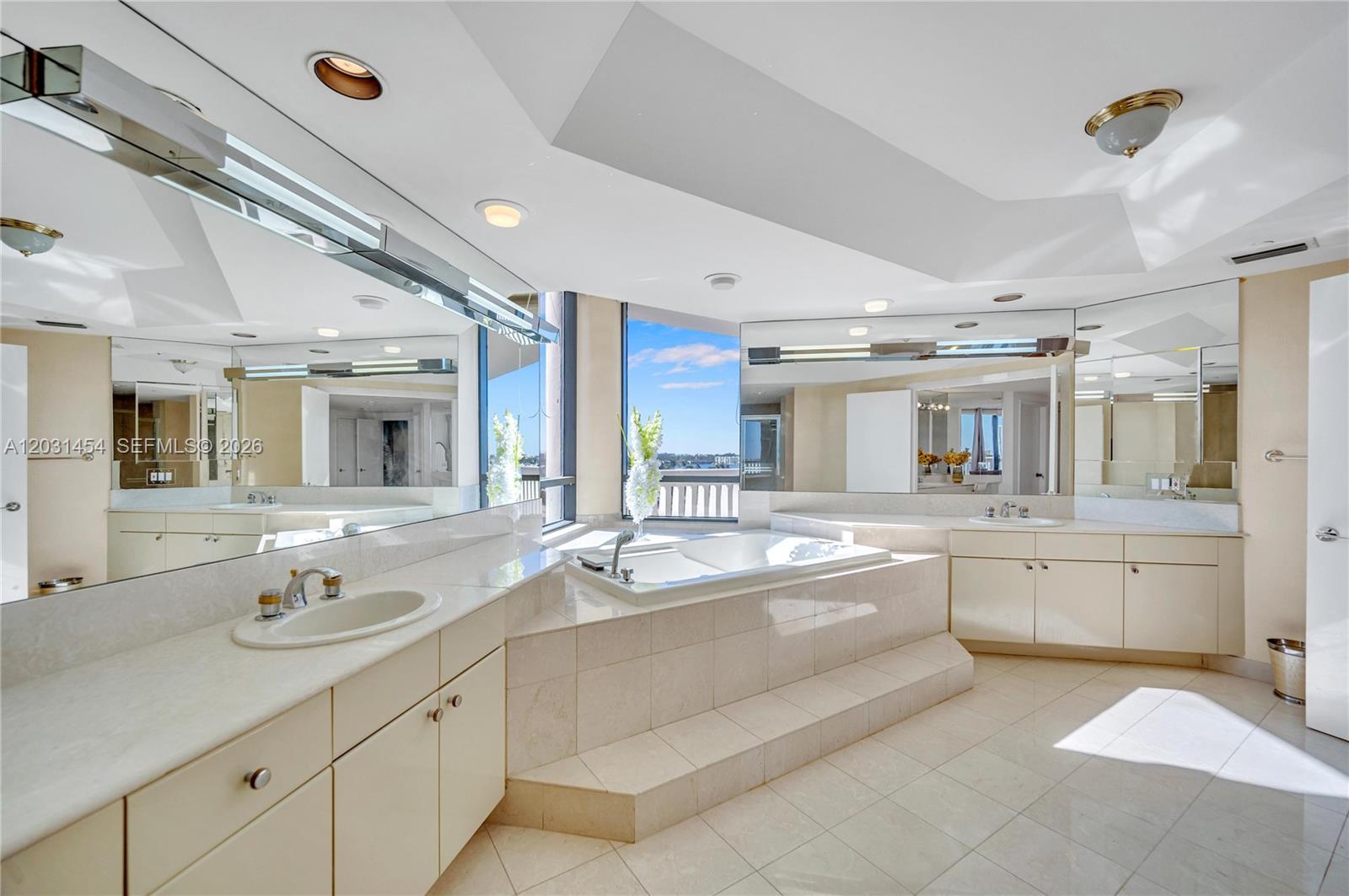 2000 Island Blvd #806 Aventura, FL 33160