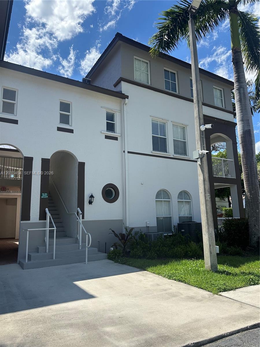 4311 SW 160th #105