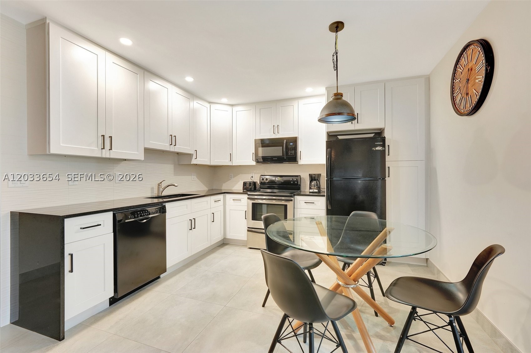 221 SE 9th Ave #102
