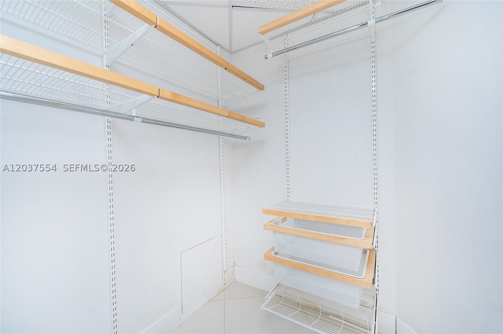 image Icon Brickell I22