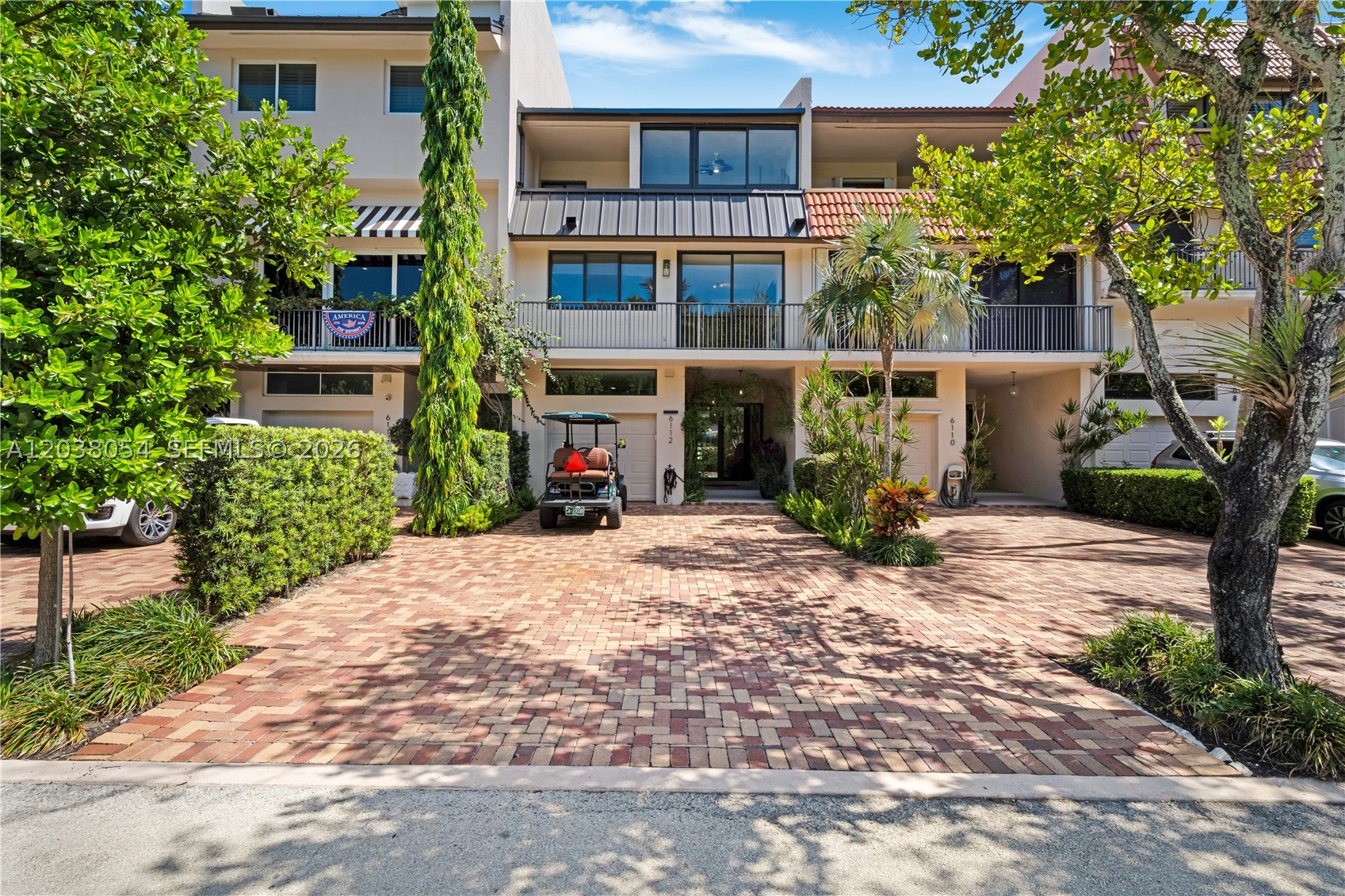 6112 Paradise Pt Dr