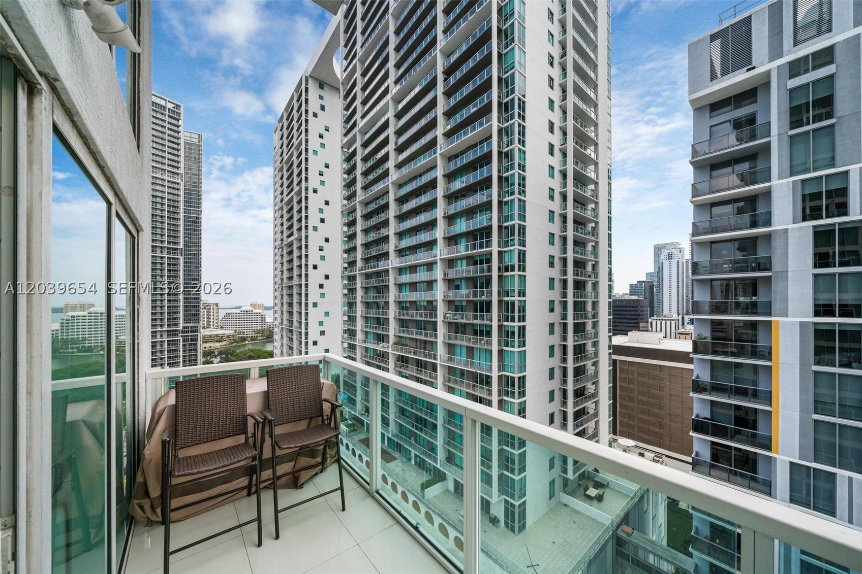 image Brickell on the River South10