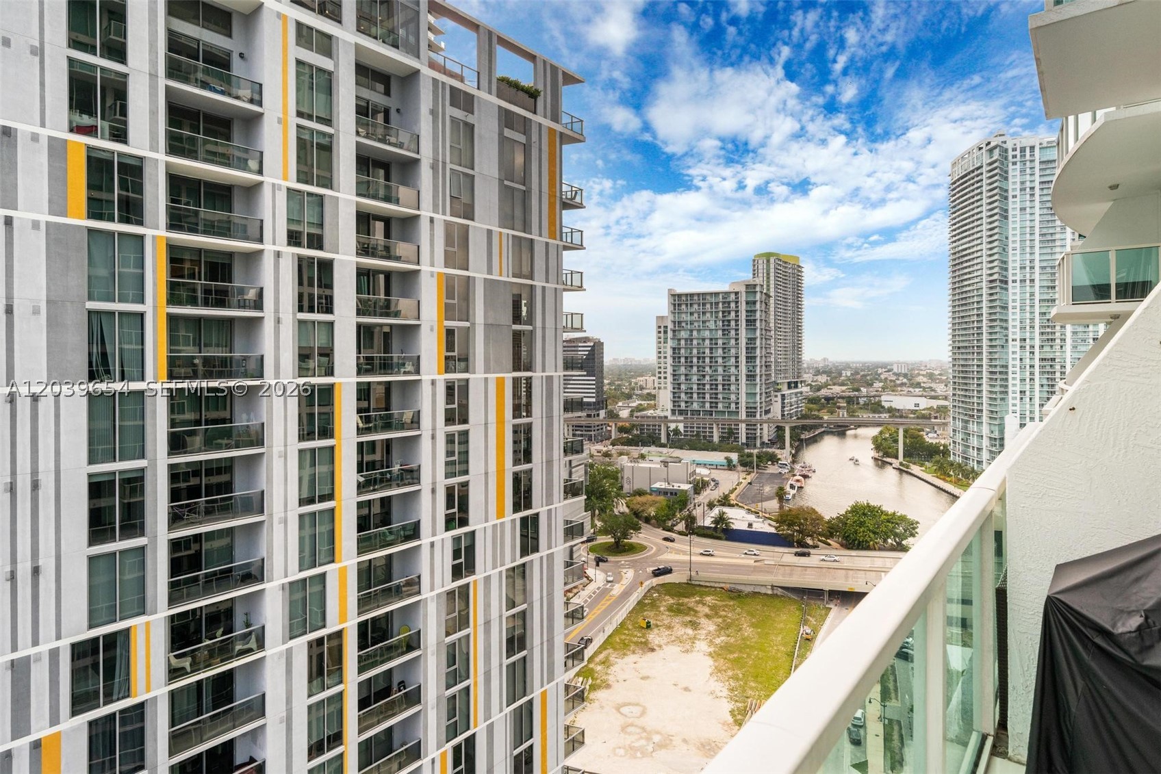 image Brickell on the River South13