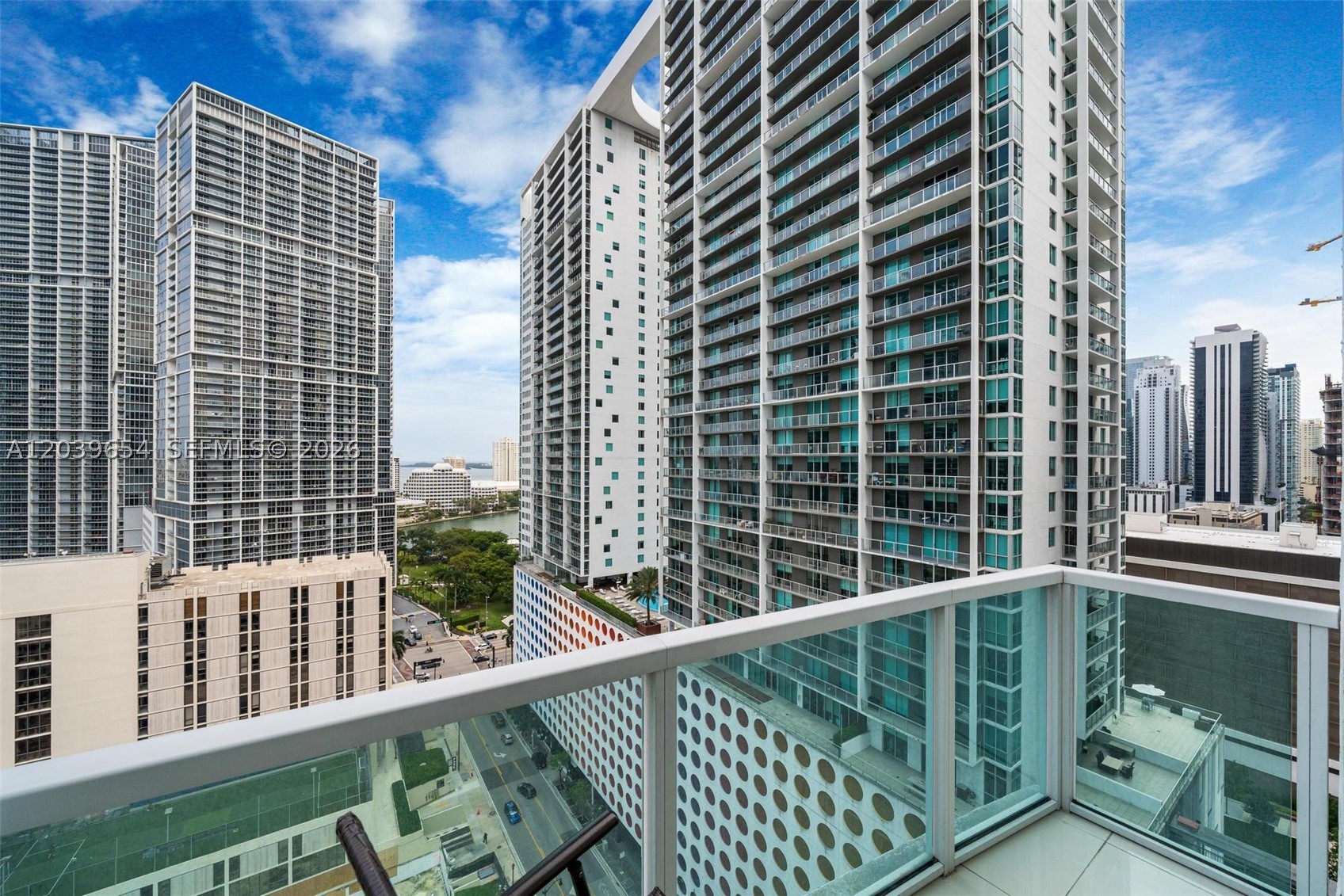 image Brickell on the River South4