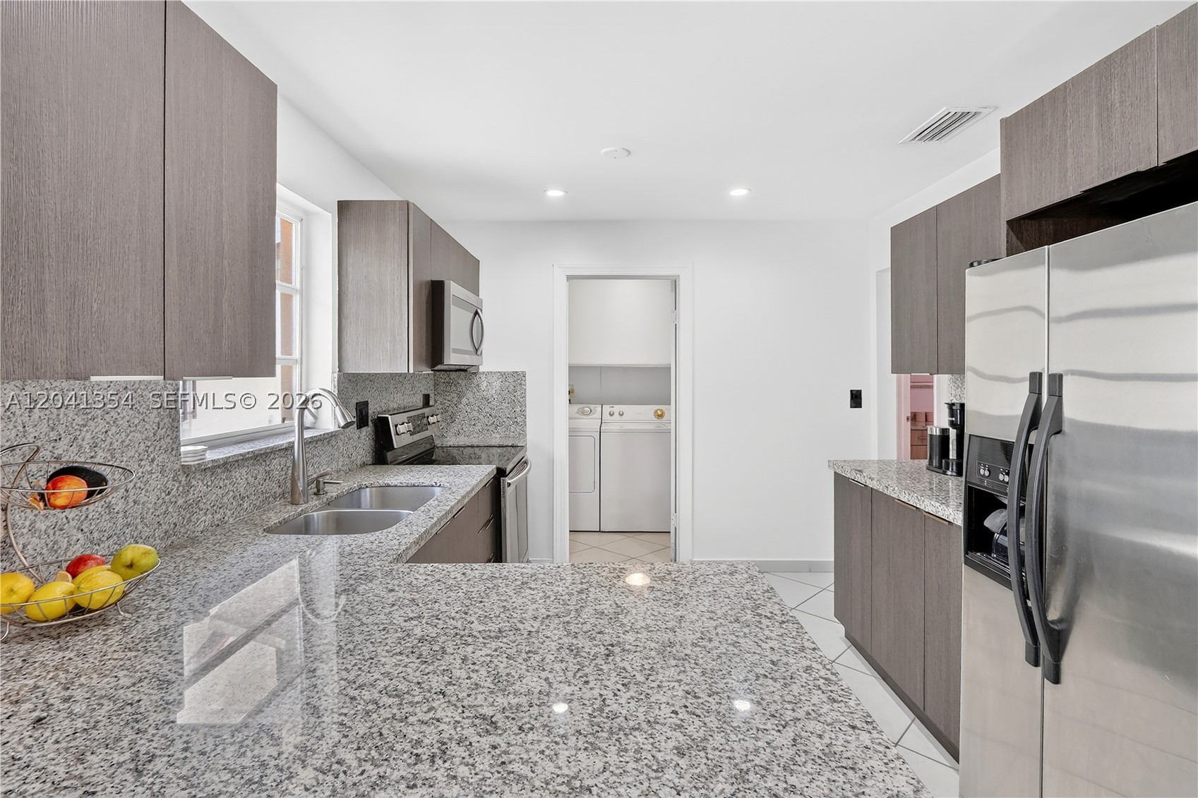 3210 NW 19th St Miami, FL 33125