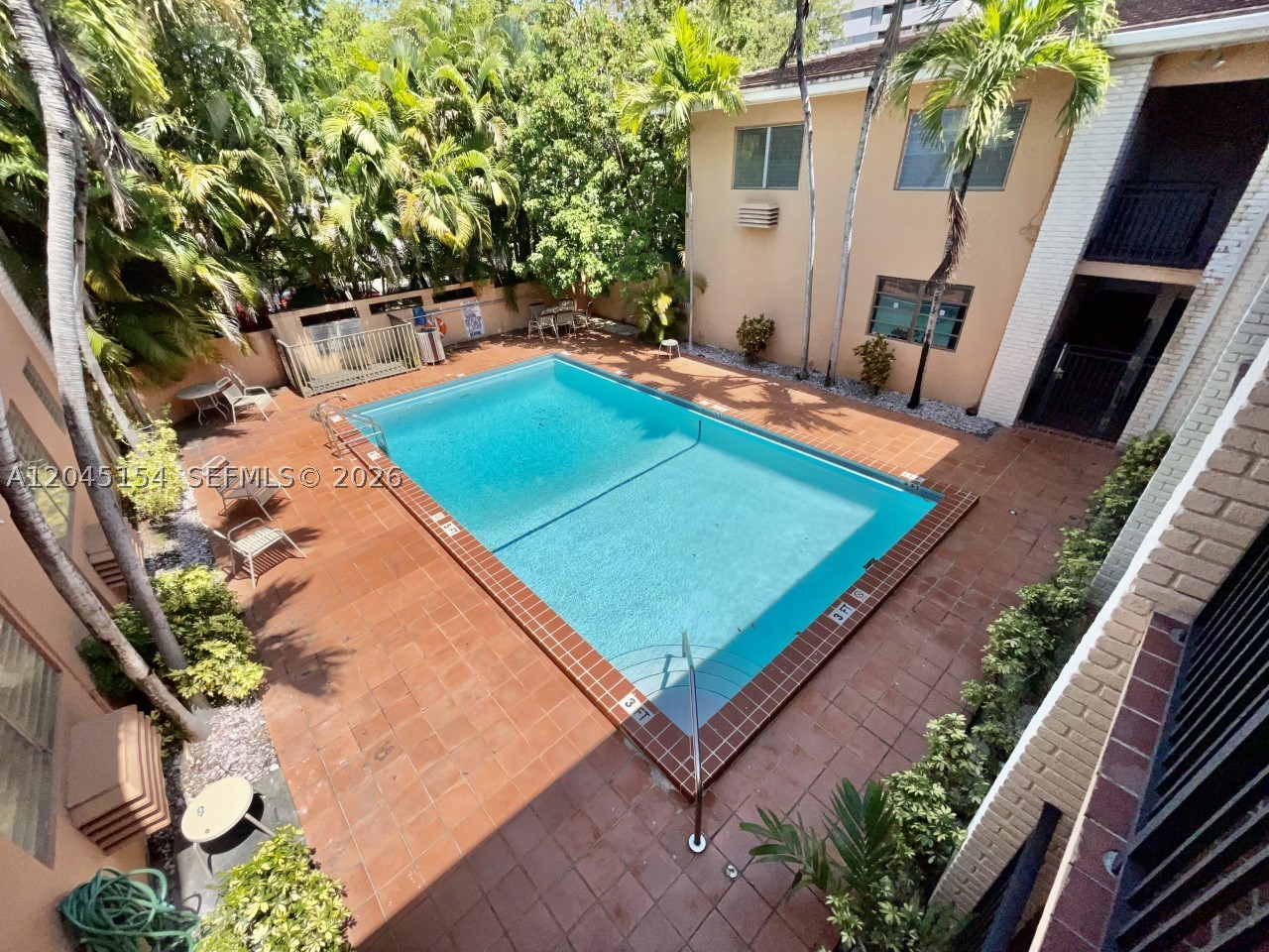 218 Santillane Ave #11