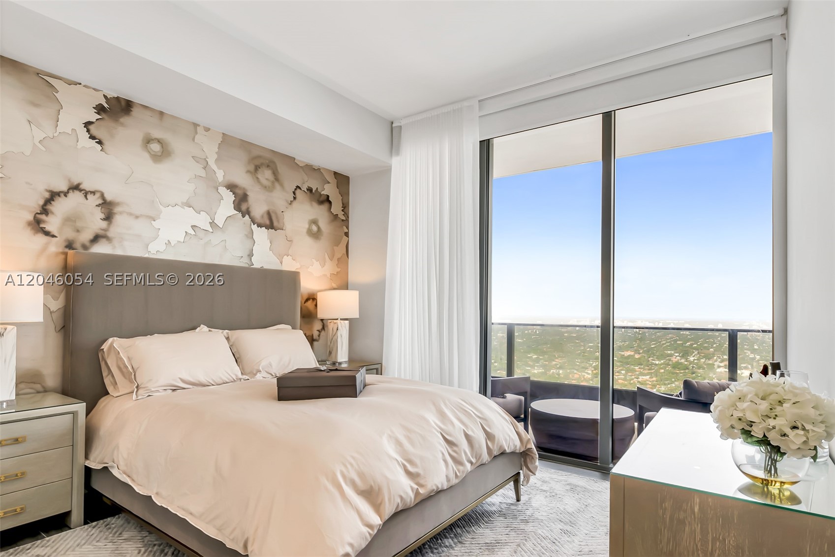 1000 Brickell Plz #PH5807 Miami, FL 33131