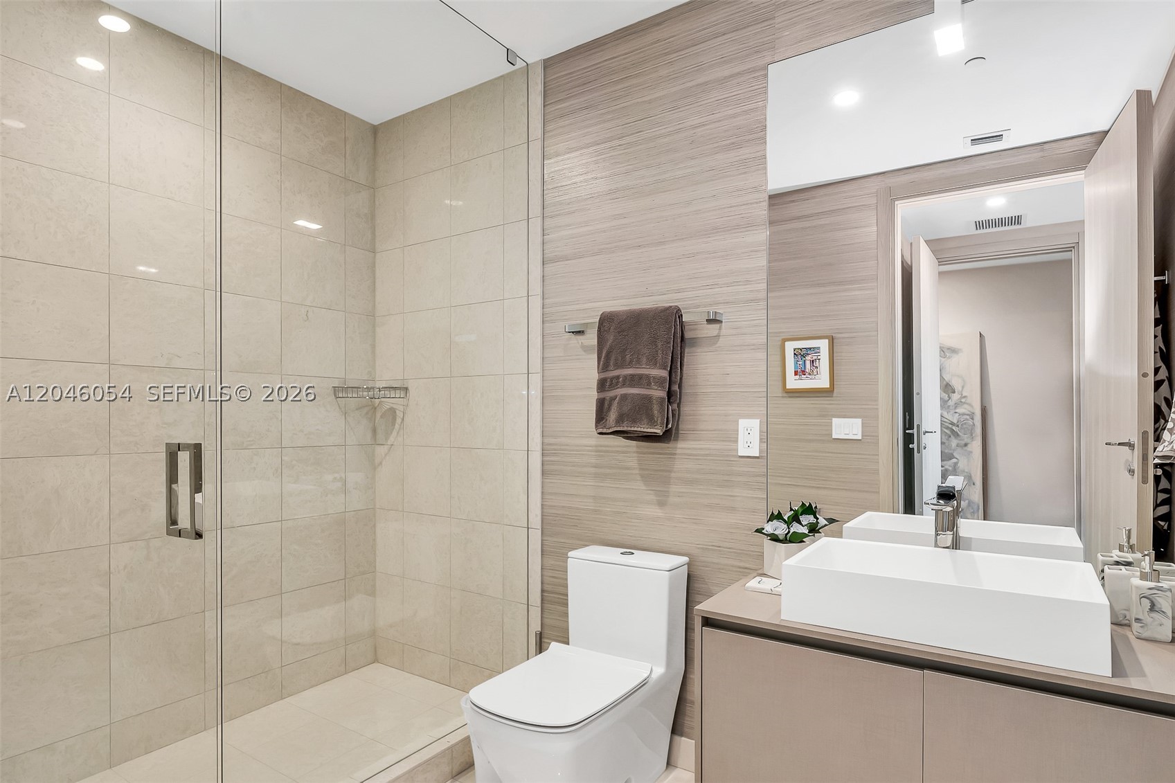 1000 Brickell Plz #PH5807 Miami, FL 33131