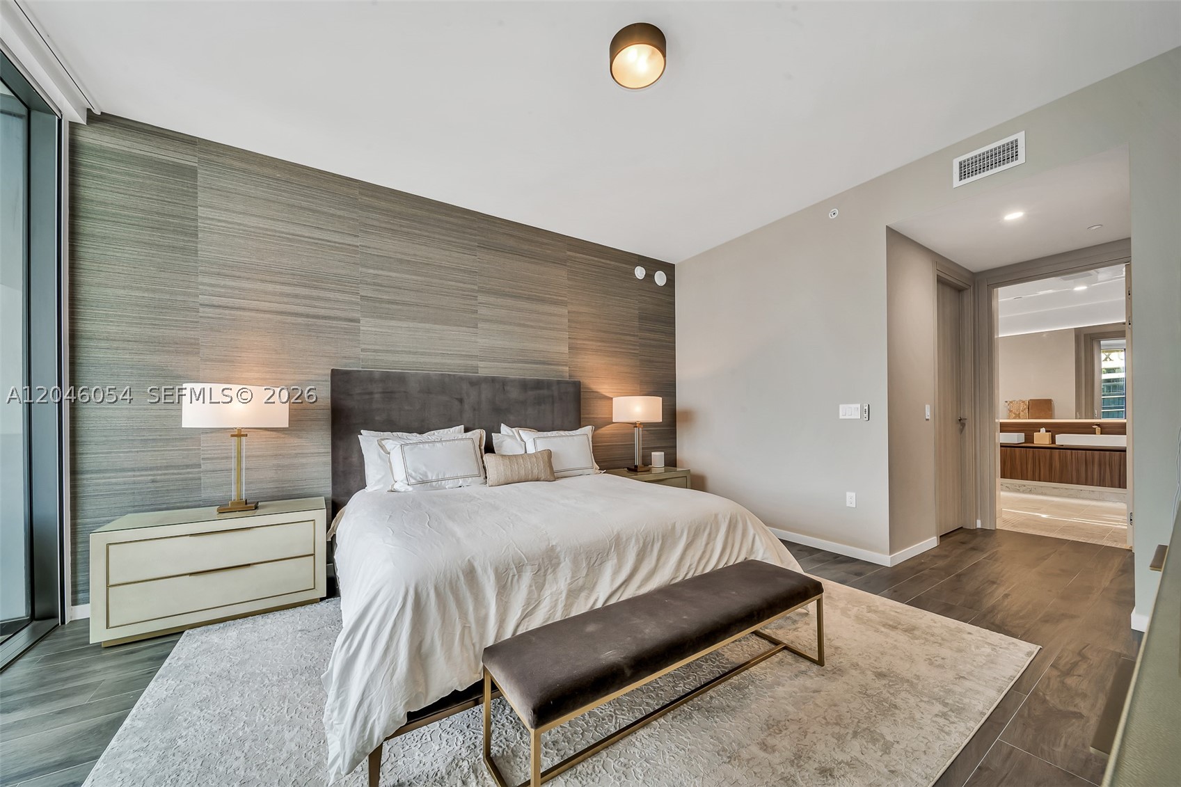 1000 Brickell Plz #PH5807 Miami, FL 33131