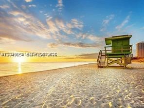 5445 Collins Ave #721