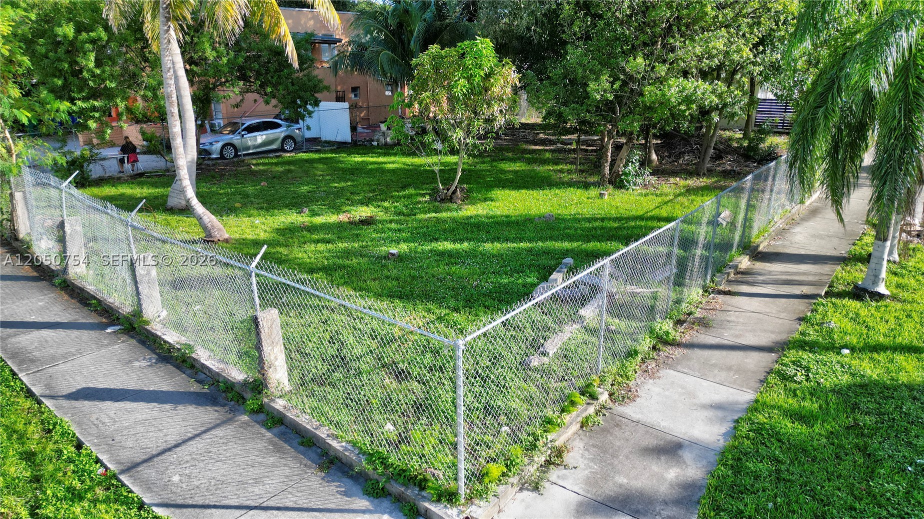 280 NW 33rd St Miami, FL 33127