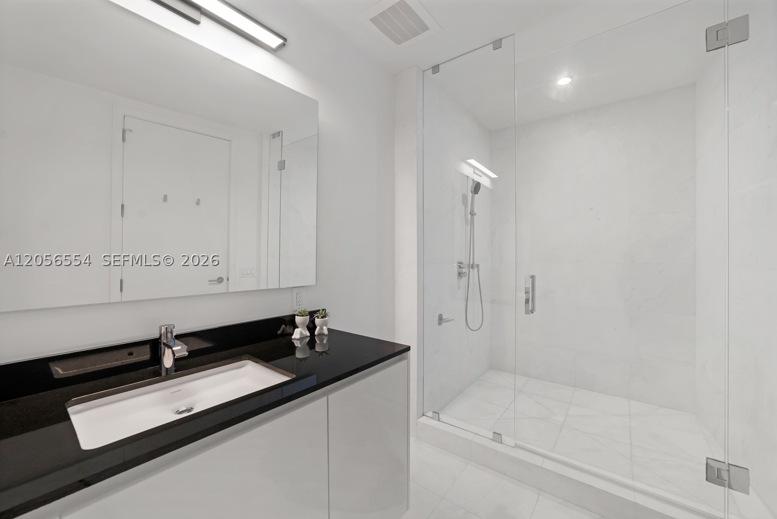 18555 Collins Ave #5201 Sunny Isles Beach, FL 33160