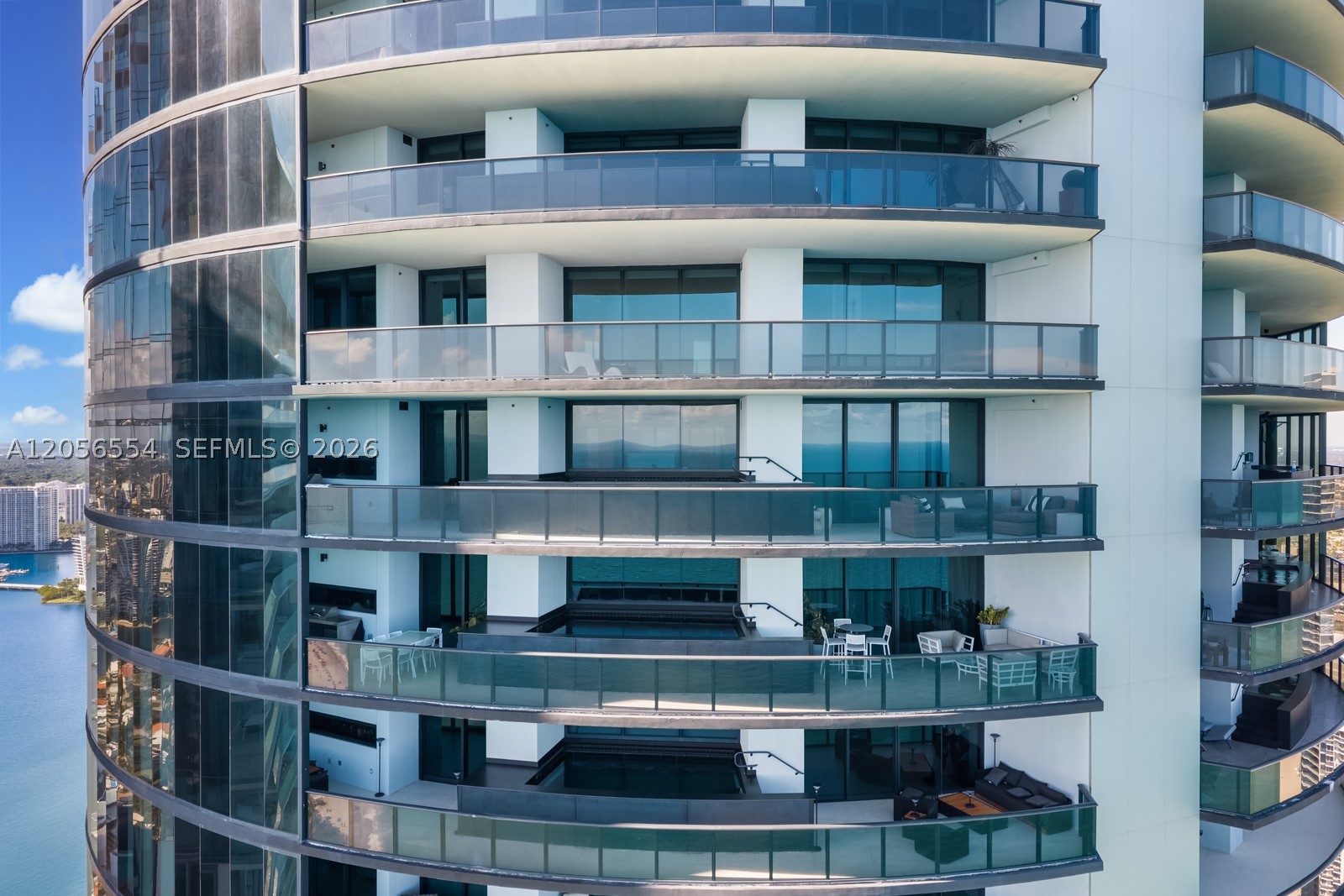 18555 Collins Ave #5201 Sunny Isles Beach, FL 33160