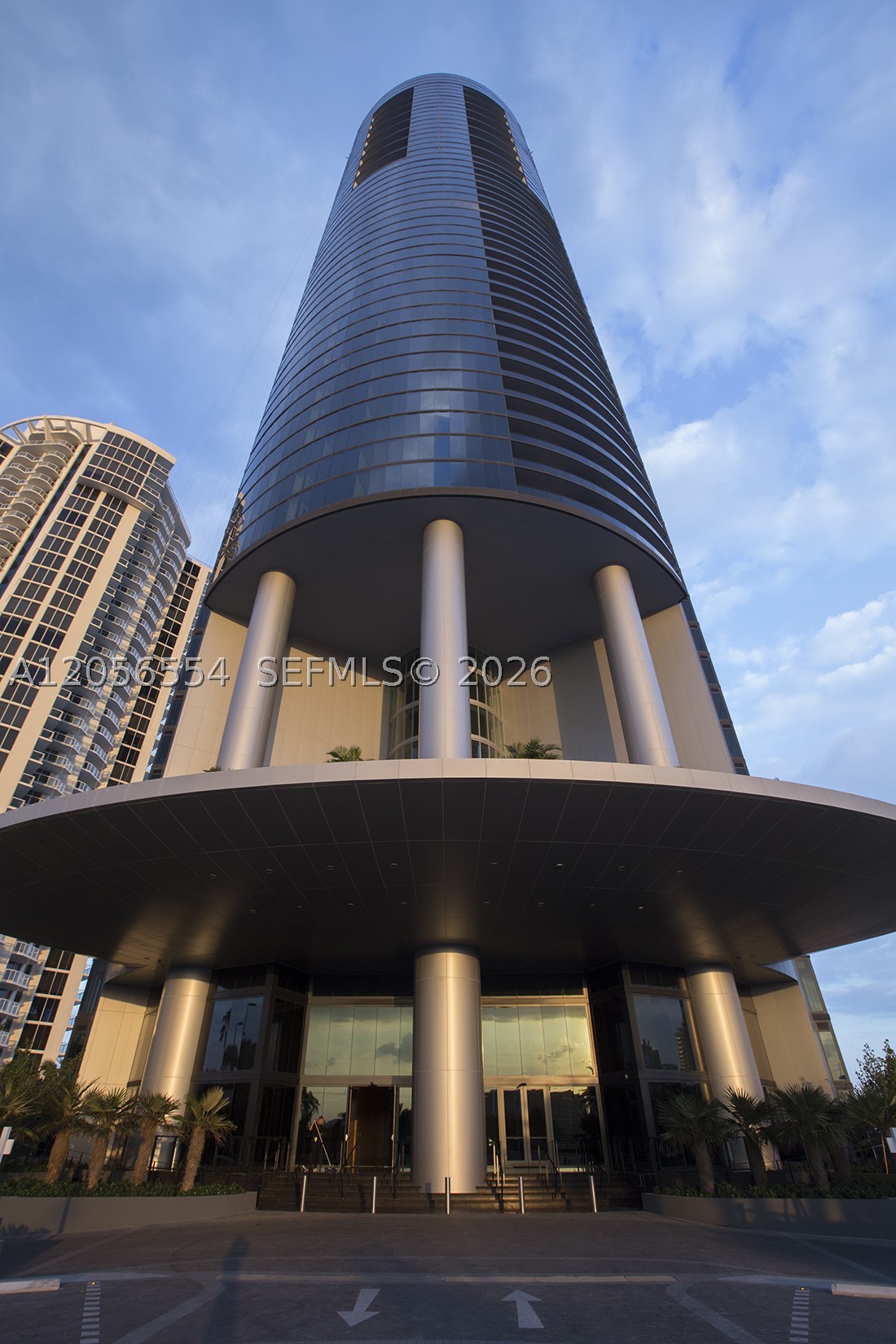 18555 Collins Ave #5201 Sunny Isles Beach, FL 33160