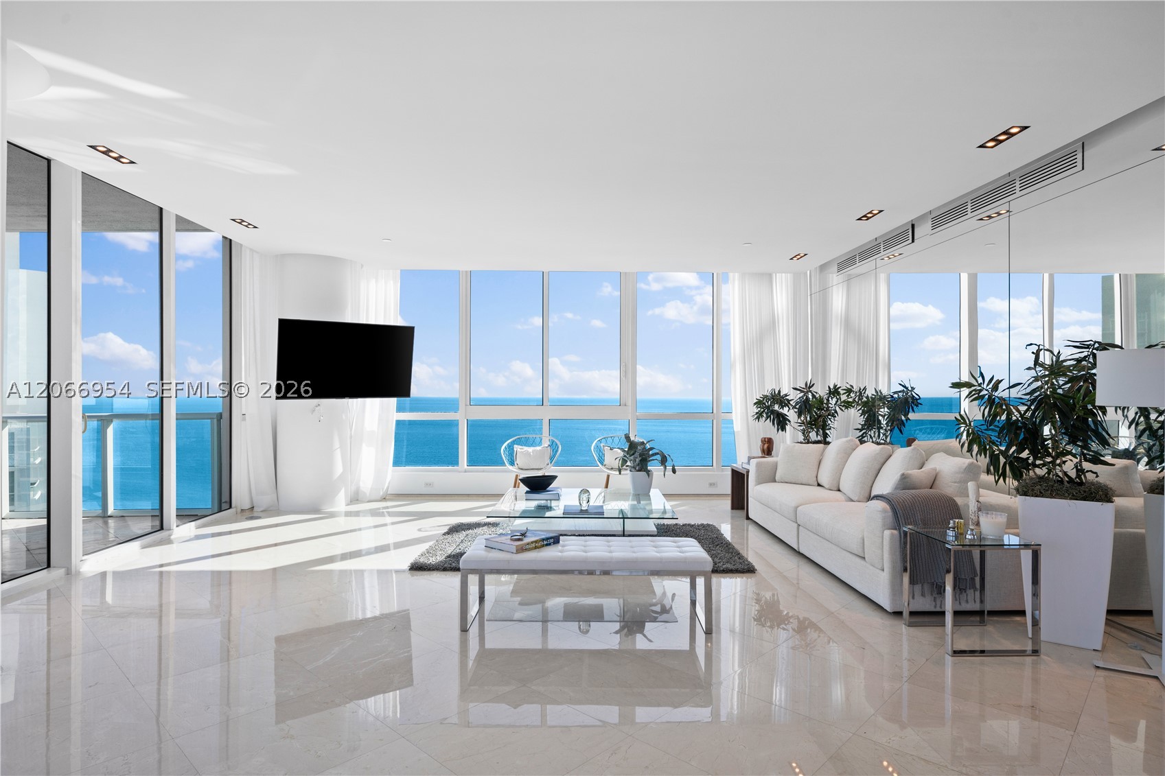 image Continuum South Beach South Tower0