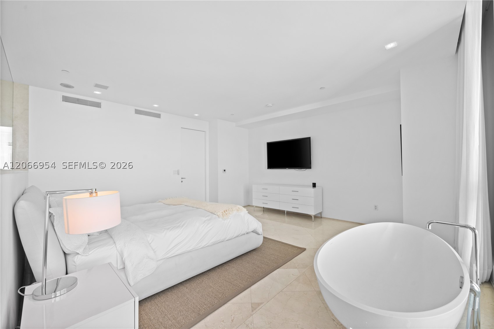 100 S Pointe Dr #3207 Miami Beach, FL 33139