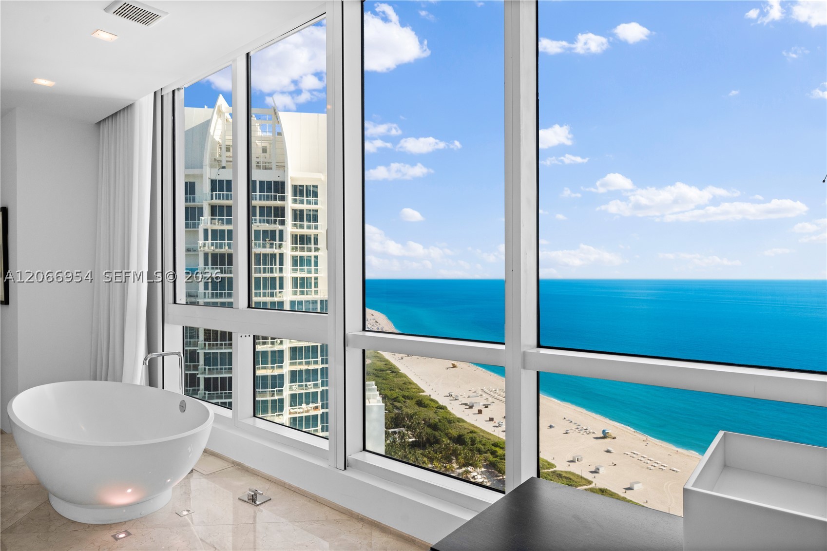 100 S Pointe Dr #3207 Miami Beach, FL 33139