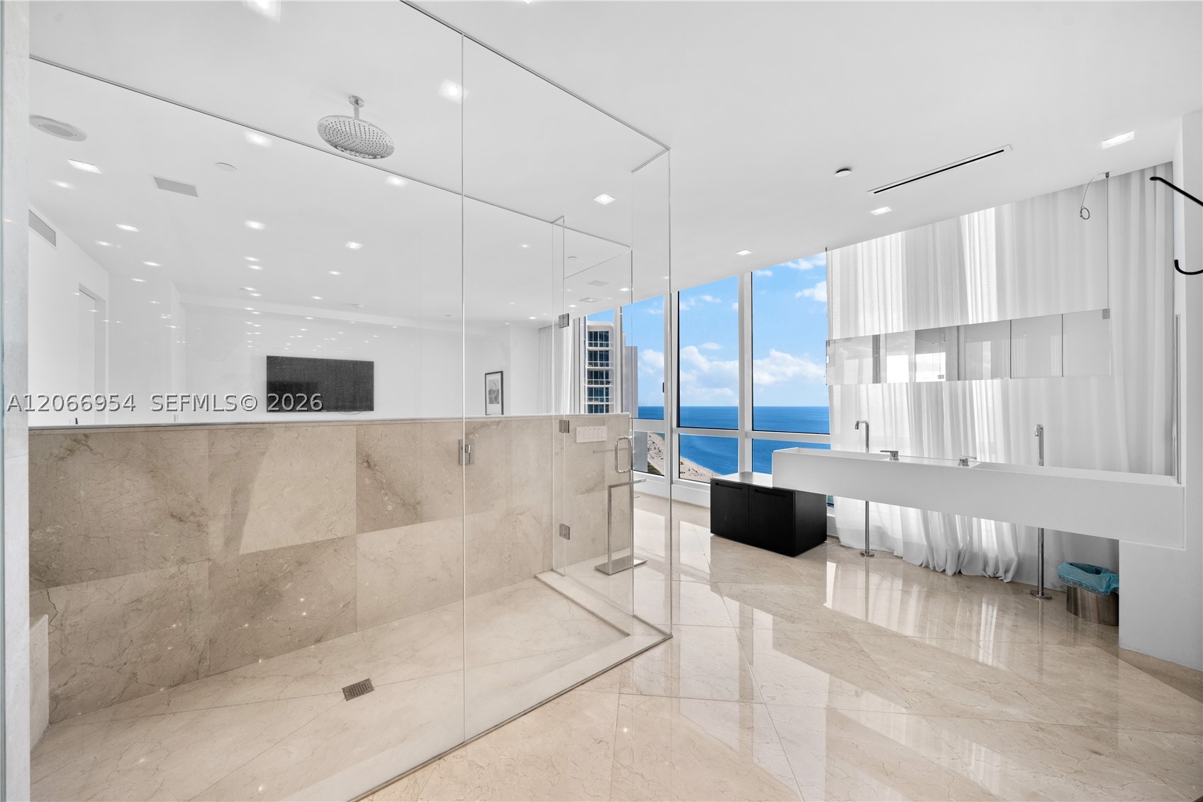 100 S Pointe Dr #3207 Miami Beach, FL 33139